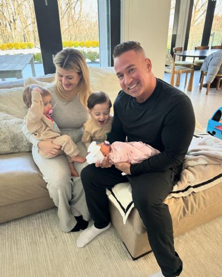 Mike 'The Situation' Sorrentino and Lauren Pesce - Child - Luna  Lucia