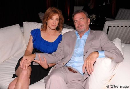 Nancy Travis and Bill Engvall