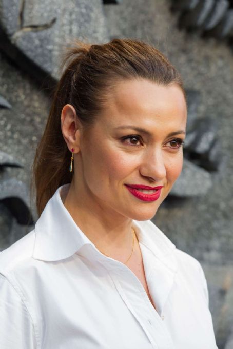 Who is Natalia Verbeke dating? Natalia Verbeke boyfriend, husband