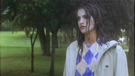 Sofia Serrano - Penelope Cruz as Sofia in Artisan Entertainment's drama movie Open Your Eyes - 1997