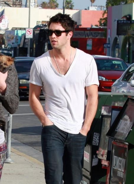 Josh Bowman and Miley Cyrus Miley Cyrus and Joshua Bowman coffee date in