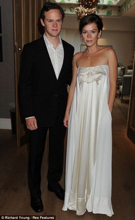 Anna Friel and Joseph Cross