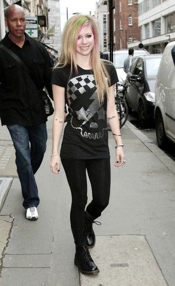 Related Links Avril Lavigne 6 Rate this style