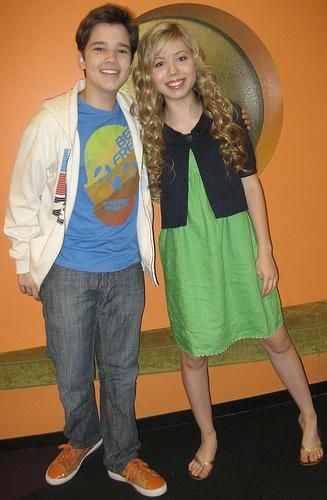 Nathan Kress and Jennette McCurdy 