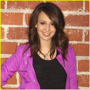 Caitlyn Taylor Love desktop Wallpapers