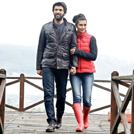 Tuba Büyüküstün and Engin Akyürek