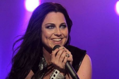 Amy Lee Evanescence live at Rock in Rio 2011