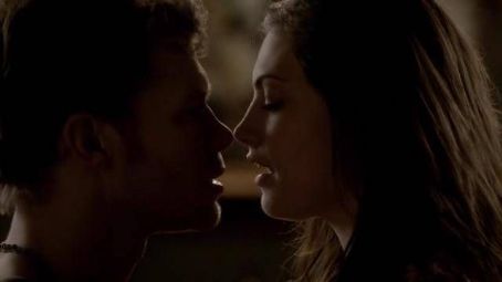 Klaus Mikealson and Hayley (tvd)