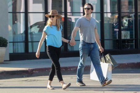 Natalie Dormer And David Oakes Shopping On Melrose Place In West