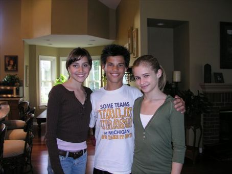 Taylor Lautner and Taylor Dooley Jenna Boyd Back Photo Credit unknown
