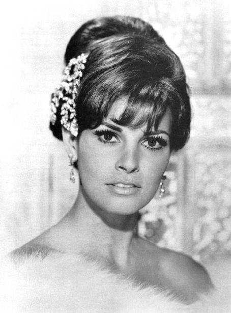 Raquel Welch Previous PictureNext Picture 