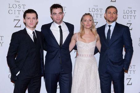 Who is Charlie Hunnam dating? Charlie Hunnam girlfriend, wife