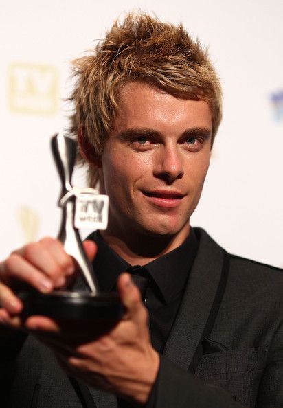 Luke Mitchell - Images Wallpaper