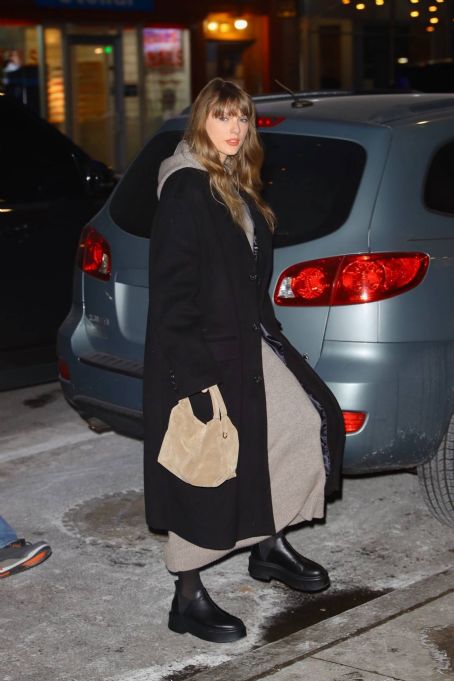 Taylor Swift – Arriving at Electric Lady Studios in New York