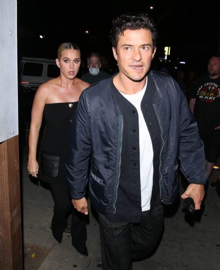 Katy Perry – With Orlando Bloom arrive for dinner at Craig’s in West Hollywood