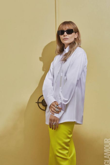 Elizabeth Olsen - Glamour Magazine Pictorial [Mexico] (May 2022)