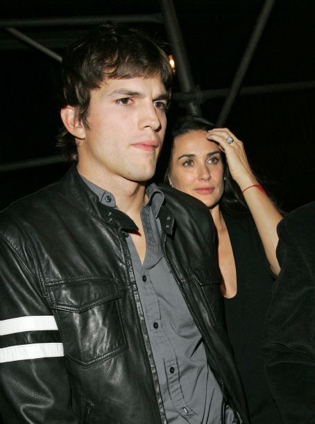 Demi Moore Afterparty For Ashton Kutchers Performance At Saturday Night Live 13042008 8229