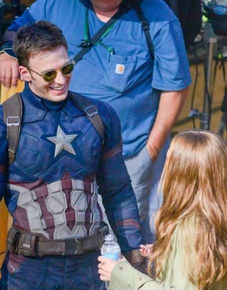 Elizabeth Olsen and Chris Evans - Dating, Gossip, News, Photos