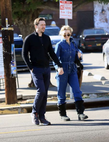 Natalie Dormer and David Oakes – Head out for a dinner in Los Angeles