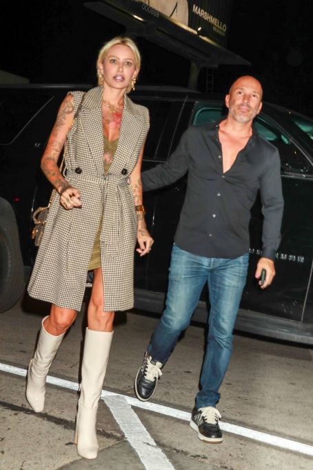 Tina Louise With Boyfriend Brett Oppenheim At Catch La In West Hollywood Famousfix 3585
