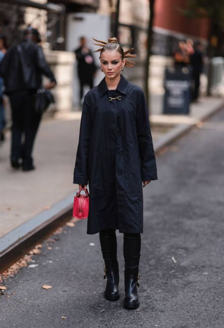 Anna Shumate – Street Style New York Fashion Week
