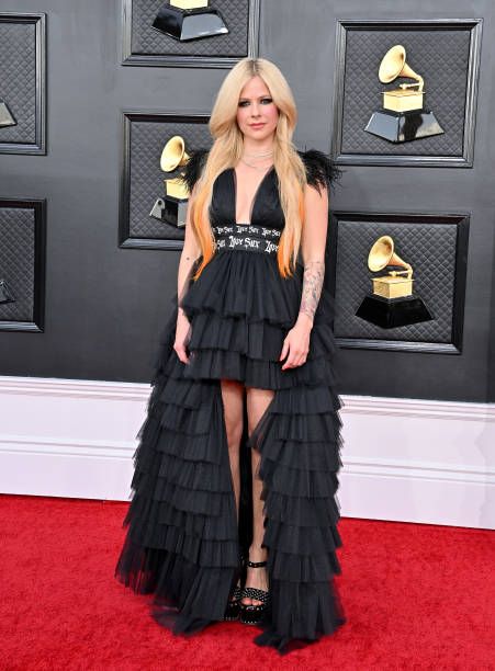 Avril Lavigne - The 64th Annual Grammy Awards (2022)