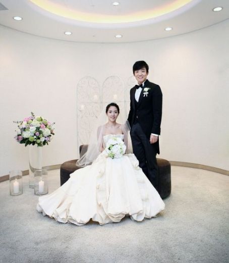 Beom-su Lee and Yoon-Jin Lee - Marriage