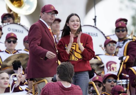 Olivia Rodrigo – NCAA football game between the USC Trojans and the