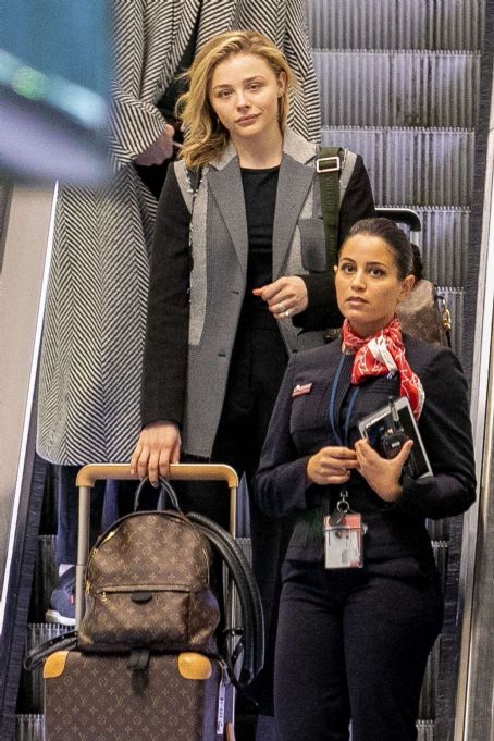 Chloe Moretz – Arrives at Charles de Gaulle Airport in Paris | Chloë