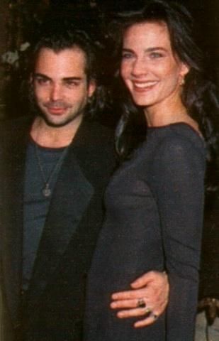 Terry Farrell and Richard Grieco