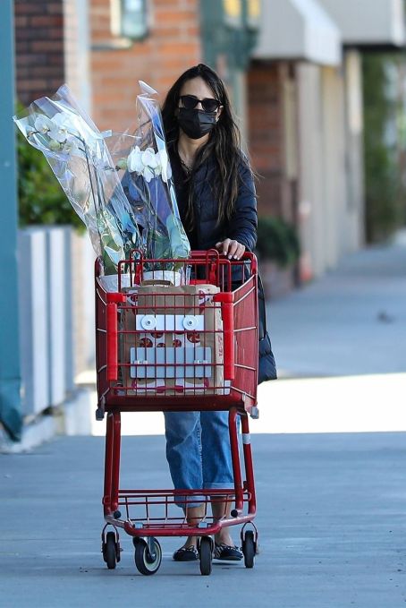 Jordana Brewster – Shopping candids at Trader Joe’s in Santa Monica