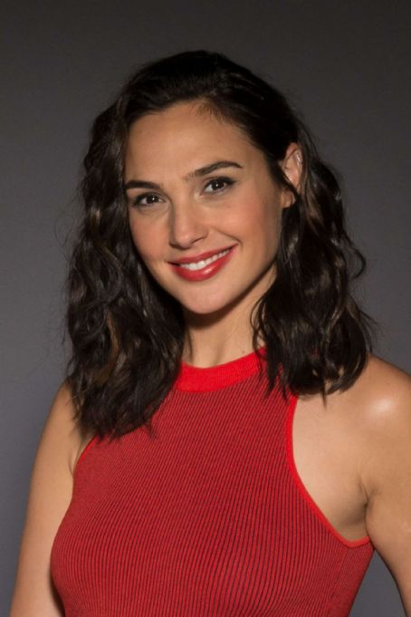 Gal Gadot – Photoshoot for AP 2017