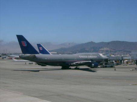 United Airlines Flight 863