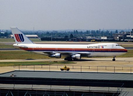 United Airlines Flight 826