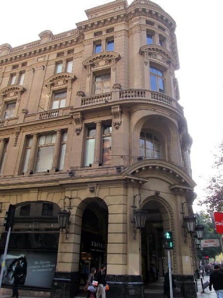 Edificio Crillón (Santiago de Chile) (Topic) FamousFix