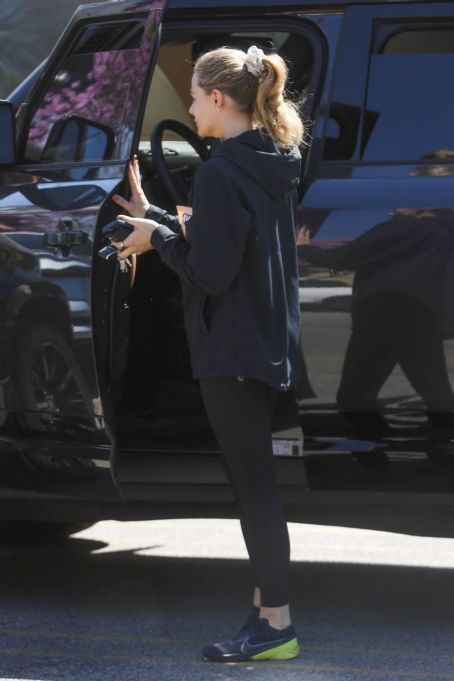 Chloe Grace Moretz – Out in athleisure attire in Hollywood | Chloë