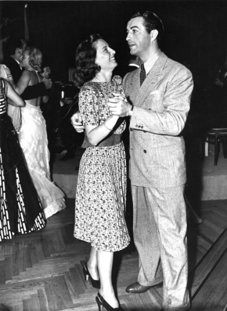 Barbara Stanwyck and Robert Taylor - FamousFix