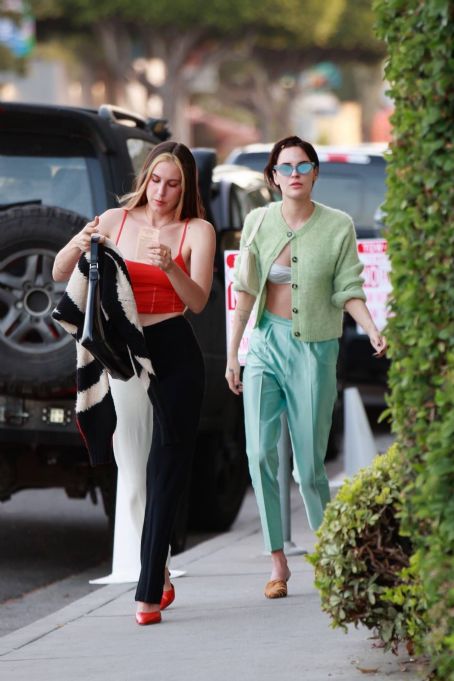 Scout Willis – With Tallulah Willis Out in Beverly Hills | Scout Willis