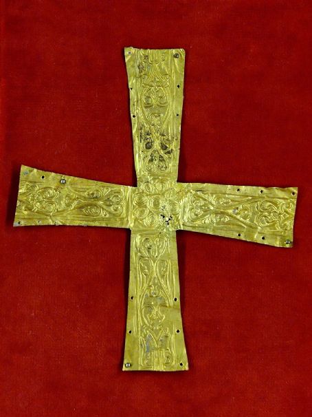 Pectoral cross