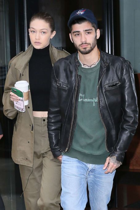 Gigi Hadid and Zayn Malik Leaving her home in New York