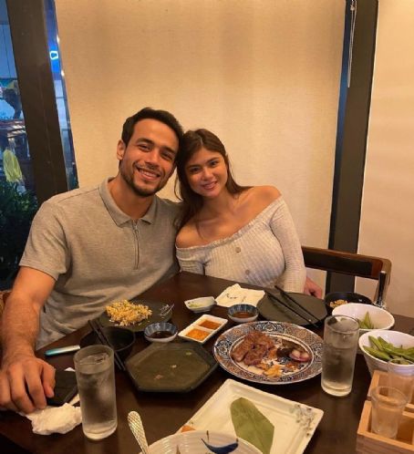 Ana Jalandoni and Kit Thompson - Hookup