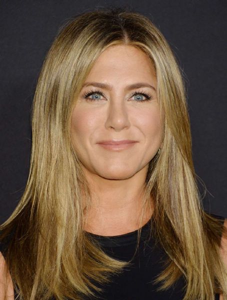 Jennifer Aniston – In black long dress at 2018 InStyle Awards in Los Angeles