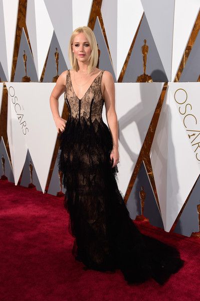 Jennifer Lawrence in a Dior : 88th Annual Academy Awards