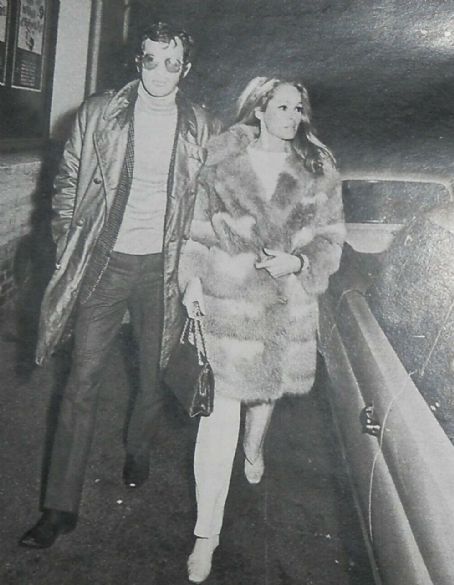 Jean-Paul Belmondo and Ursula Andress