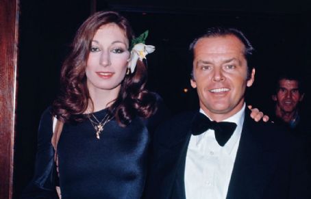 Anjelica Huston and Jack Nicholson