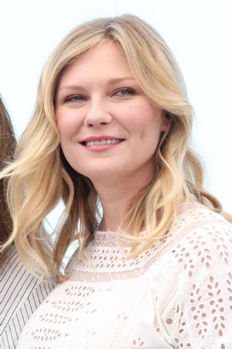 Kirsten Dunst – ‘The Beguiled’ Photocall at 70th Cannes Film Festival ...