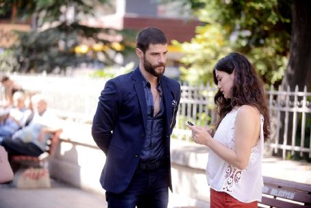 Bir Deli Rüzgar - Episode 01 Picture - Photo of Pınar Deniz and Berk ...