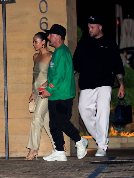 Cara Santana – Steps out for a dinner date at Nobu in Malibu