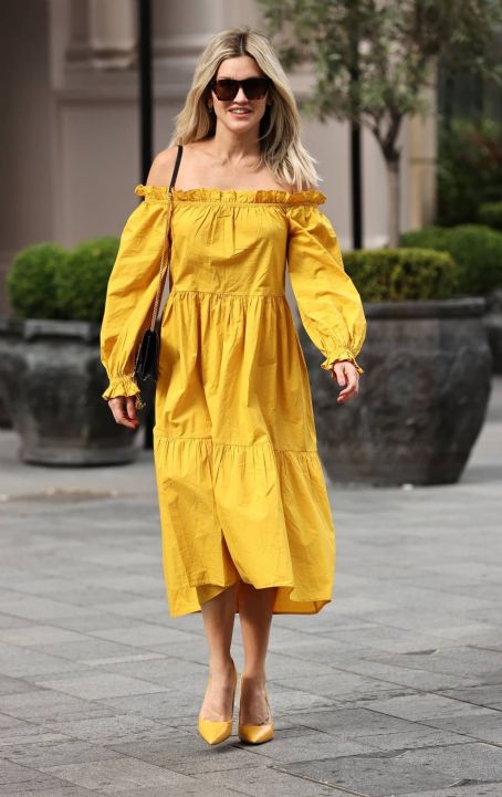 Mustard dress clearance river island