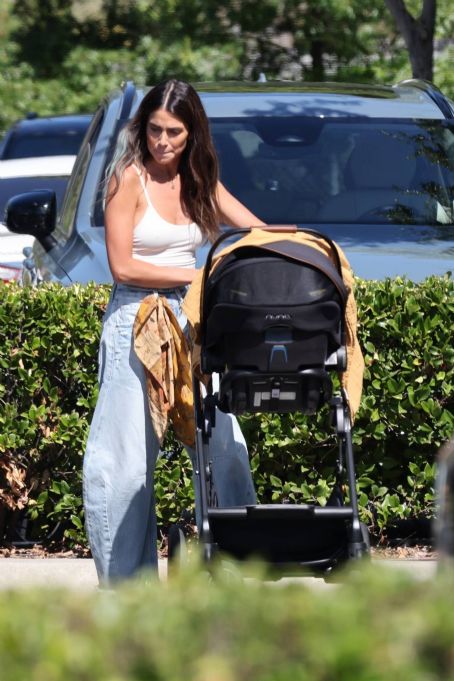 Nikki Reed – And Ian Somerhalder were spotted grocery shopping in